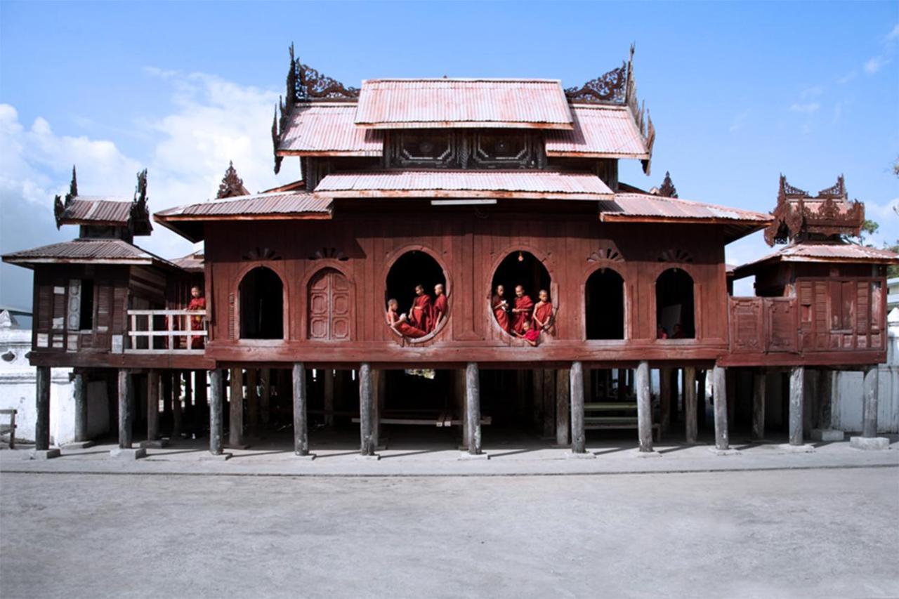 Royal Nyaung Shwe Hotel Inle Lake Exterior photo